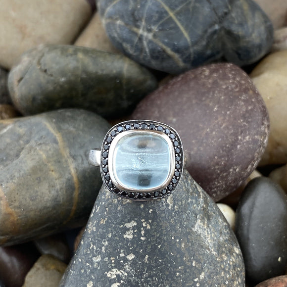 Blue Topaz and Spinel ring set in 925 Sterling Silver